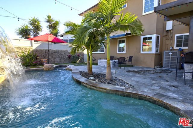 10212 S 7th Avenue, Inglewood, CA 90303