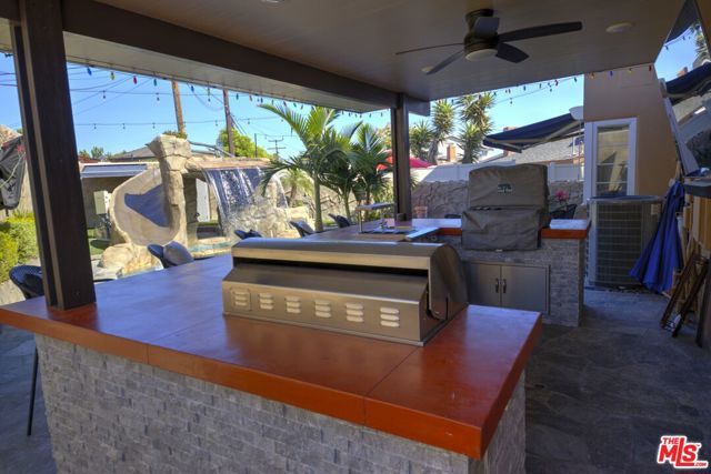 10212 S 7th Avenue, Inglewood, CA 90303