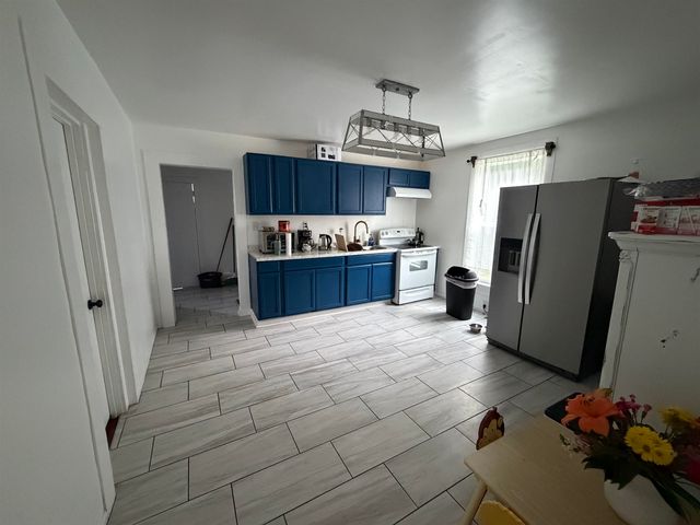 4 Arkmain St Street, Spartanburg, SC 29306