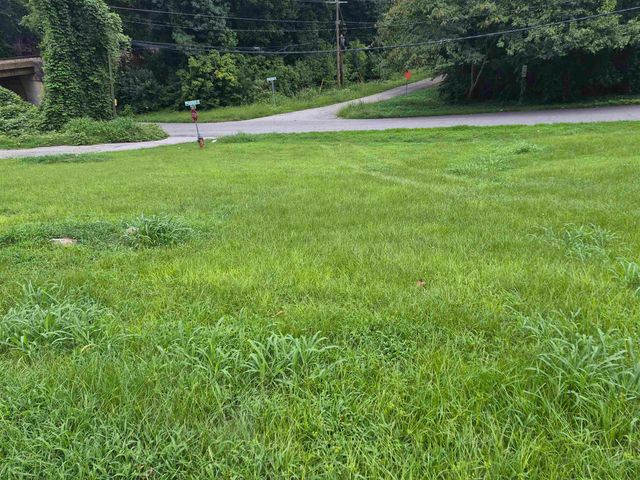 4 Arkmain St Street, Spartanburg, SC 29306