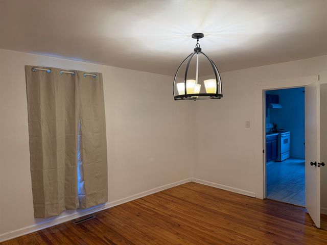 4 Arkmain St Street, Spartanburg, SC 29306