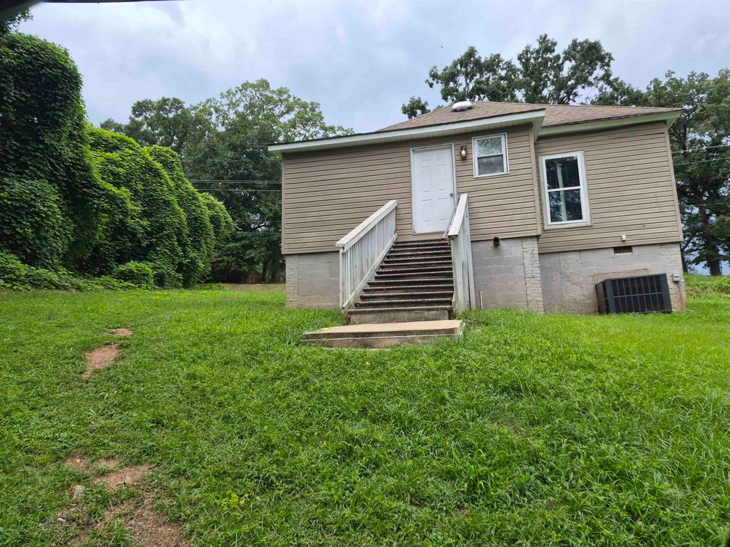 4 Arkmain St Street, Spartanburg, SC 29306