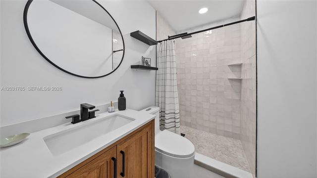 8046 SW 21st Ct, Davie, FL 33324