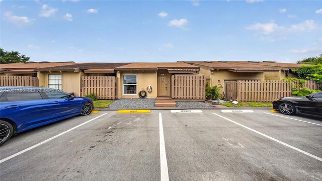 8046 SW 21st Ct, Davie, FL 33324
