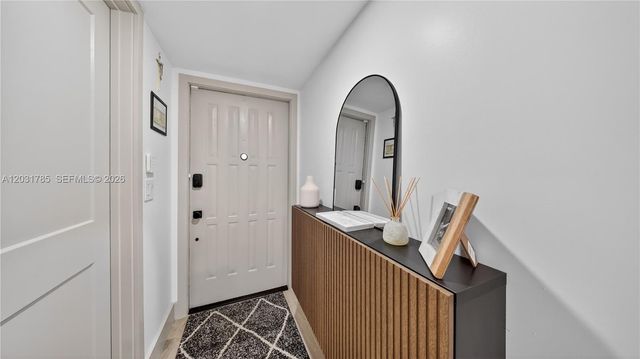8046 SW 21st Ct, Davie, FL 33324