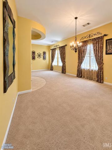 6702 Canaletto Avenue, Bakersfield, CA 93306