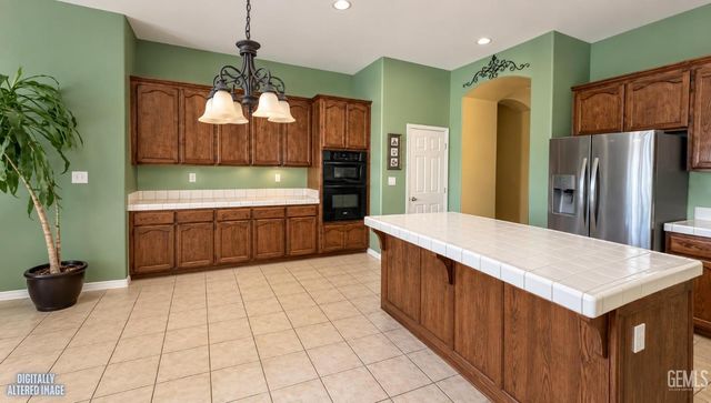 6702 Canaletto Avenue, Bakersfield, CA 93306