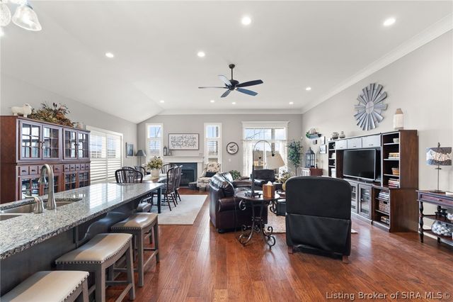 327 Tuscany Drive, Floyds Knobs, IN 47119