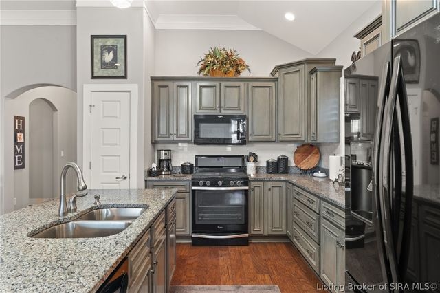 327 Tuscany Drive, Floyds Knobs, IN 47119