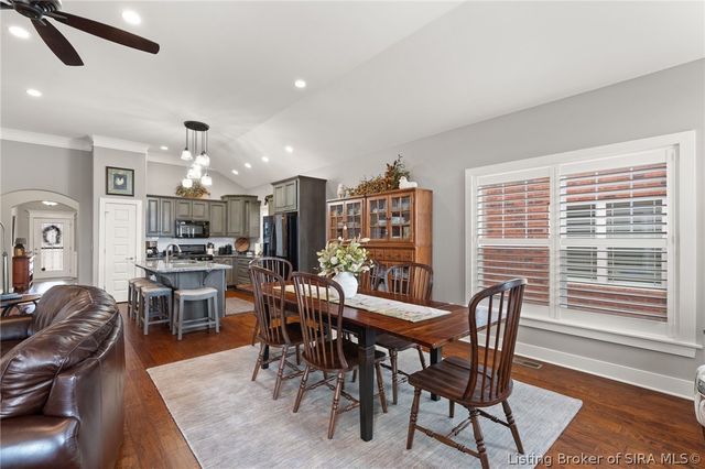 327 Tuscany Drive, Floyds Knobs, IN 47119