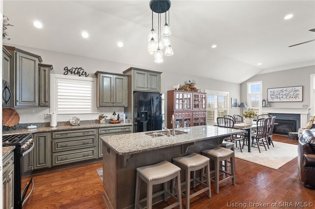 327 Tuscany Drive, Floyds Knobs, IN 47119