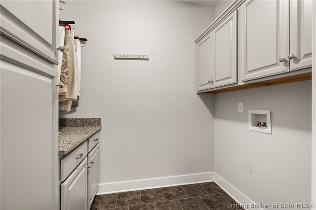 327 Tuscany Drive, Floyds Knobs, IN 47119
