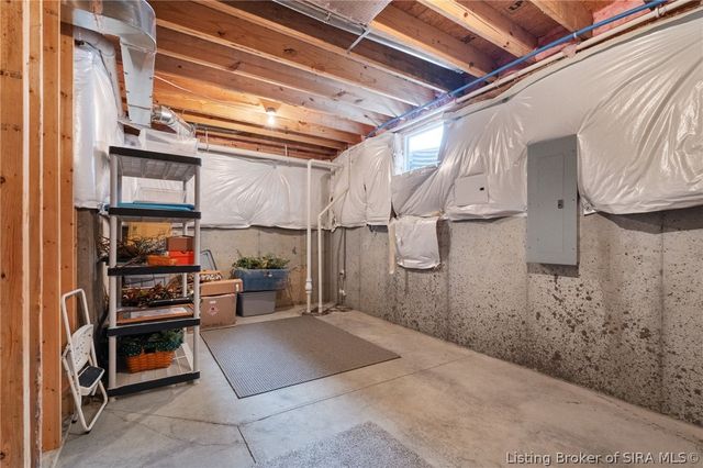 327 Tuscany Drive, Floyds Knobs, IN 47119