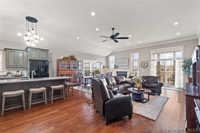 327 Tuscany Drive, Floyds Knobs, IN 47119