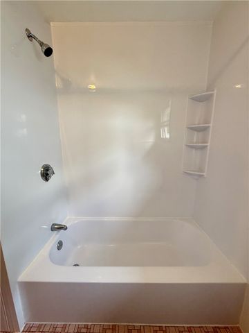 25 Thurston Avenue, Newport, RI 02840