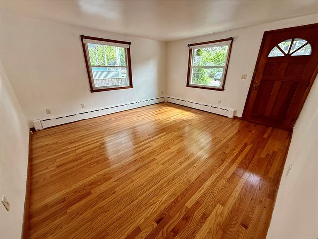 25 Thurston Avenue, Newport, RI 02840