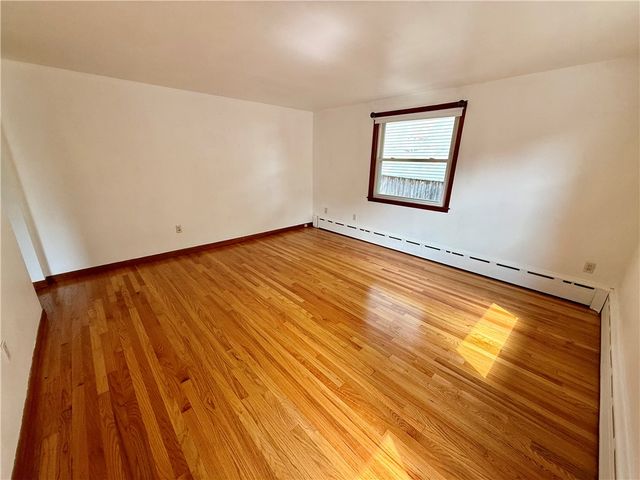 25 Thurston Avenue, Newport, RI 02840