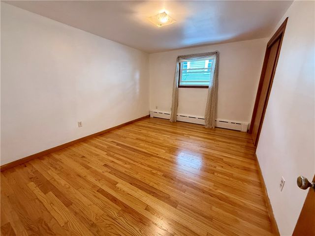 25 Thurston Avenue, Newport, RI 02840