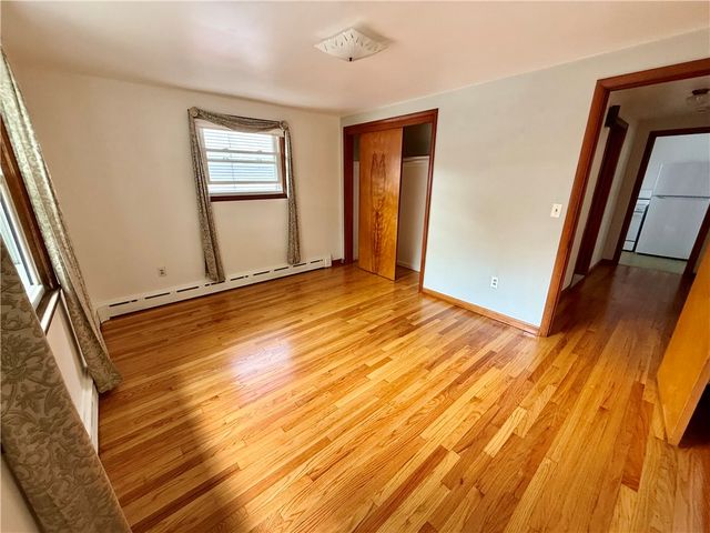 25 Thurston Avenue, Newport, RI 02840