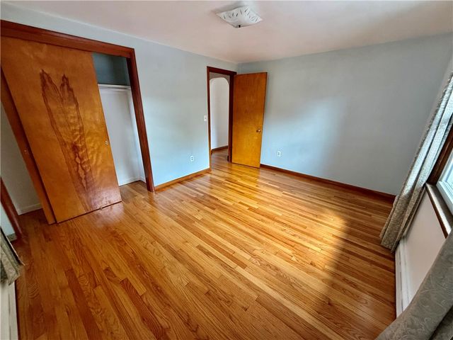 25 Thurston Avenue, Newport, RI 02840
