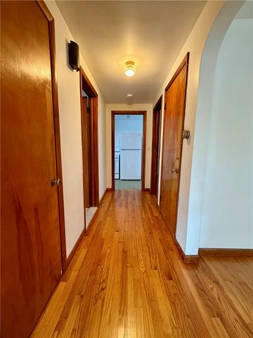 25 Thurston Avenue, Newport, RI 02840