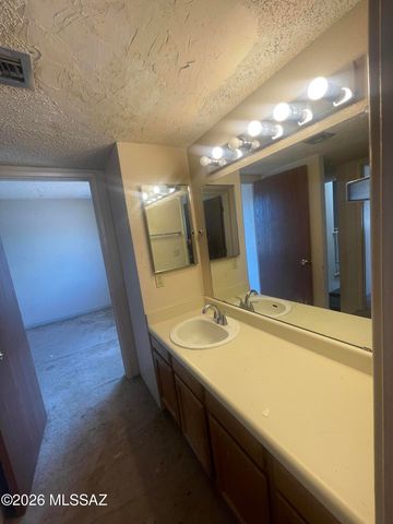 122 E Pastime Road, Tucson, AZ 85705