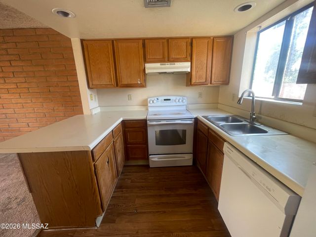 122 E Pastime Road, Tucson, AZ 85705