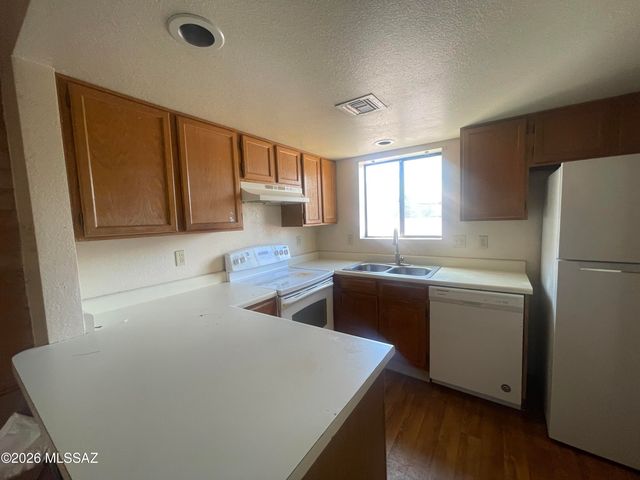 122 E Pastime Road, Tucson, AZ 85705