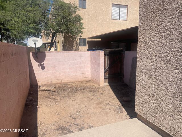 122 E Pastime Road, Tucson, AZ 85705
