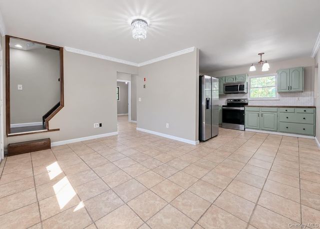 1065 Udall Road, Bay Shore, NY 11706