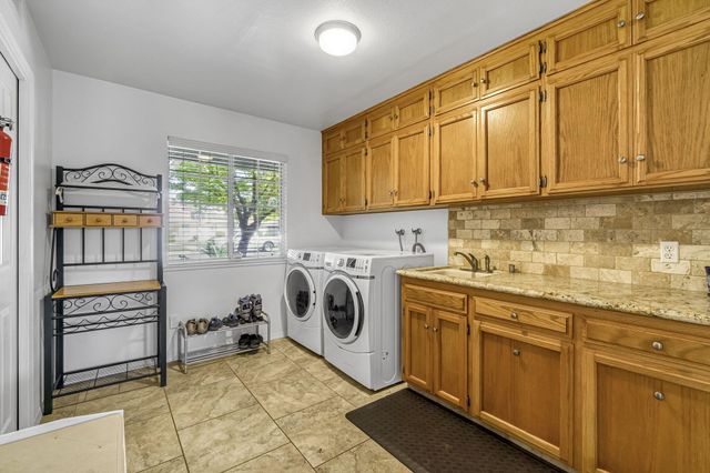 2436 Trevor Court, Madera, CA 93637