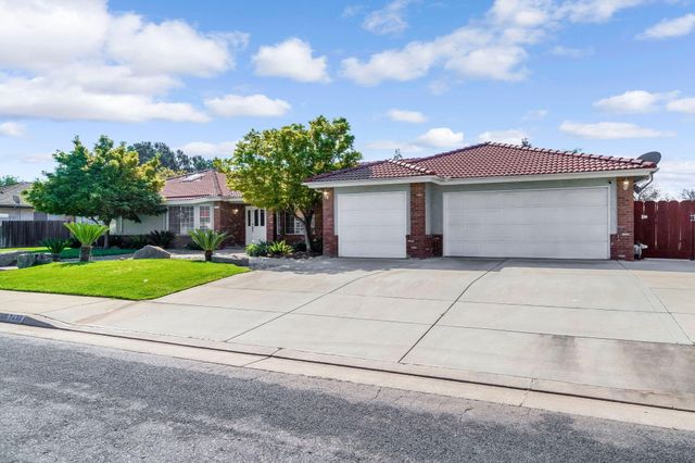 2436 Trevor Court, Madera, CA 93637