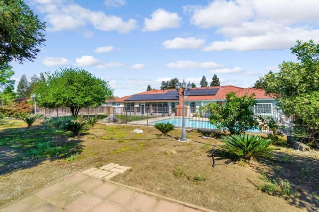 2436 Trevor Court, Madera, CA 93637