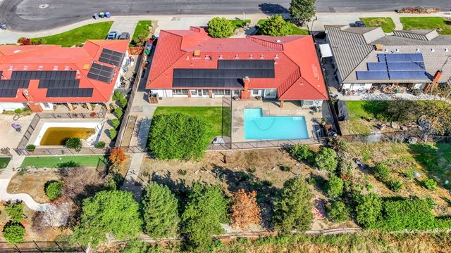 2436 Trevor Court, Madera, CA 93637