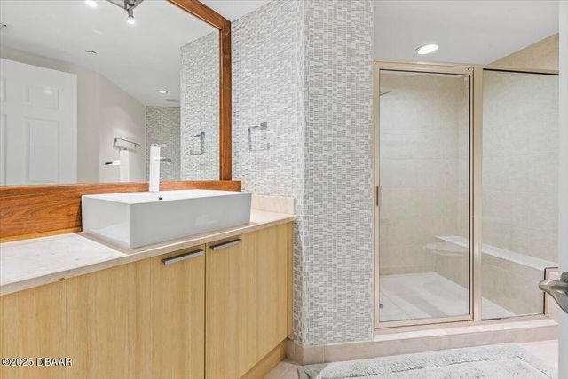 241 Riverside Dr Unit 402, Holly Hill, FL 32117