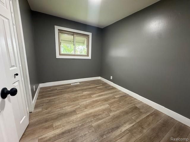 1622 W Home Avenue, Flint, MI 48504