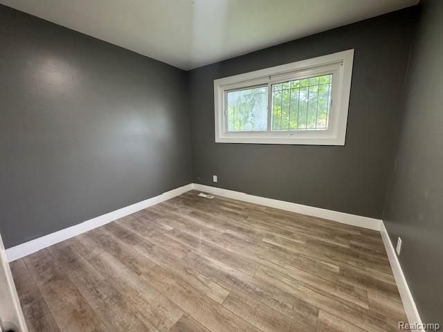 1622 W Home Avenue, Flint, MI 48504