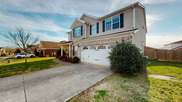 1055 Middleton Ln, Gallatin, TN 37066