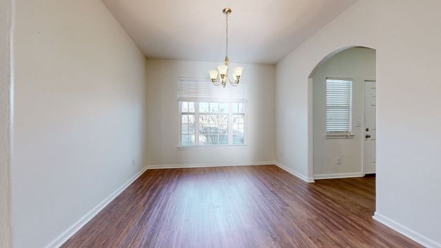 1055 Middleton Ln, Gallatin, TN 37066