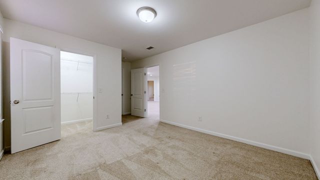 1055 Middleton Ln, Gallatin, TN 37066