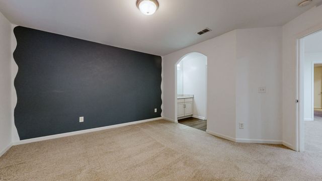 1055 Middleton Ln, Gallatin, TN 37066