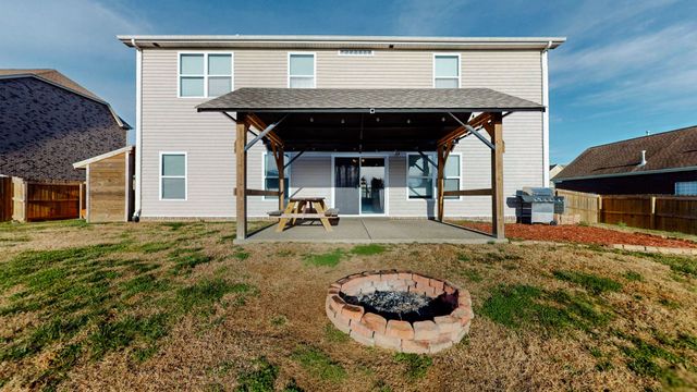 1055 Middleton Ln, Gallatin, TN 37066