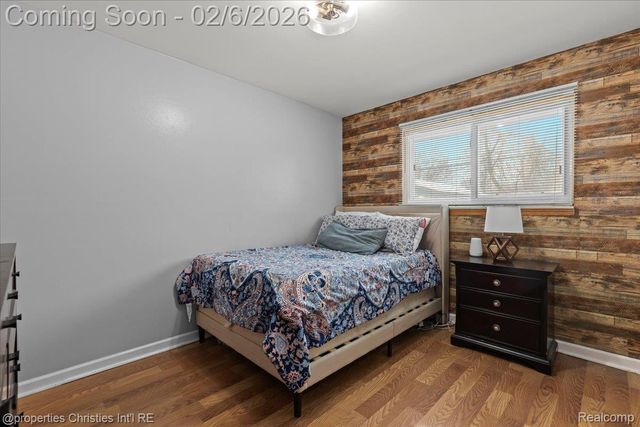 26131 Amherst Street, Dearborn Heights, MI 48125