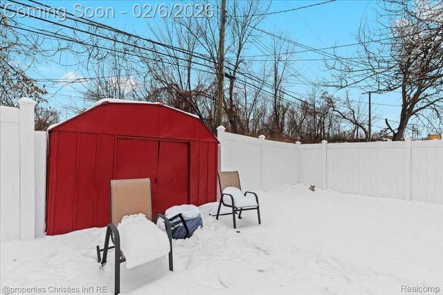 26131 Amherst Street, Dearborn Heights, MI 48125