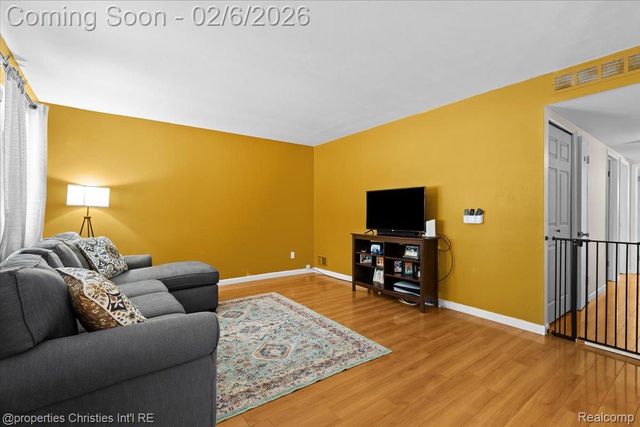 26131 Amherst Street, Dearborn Heights, MI 48125