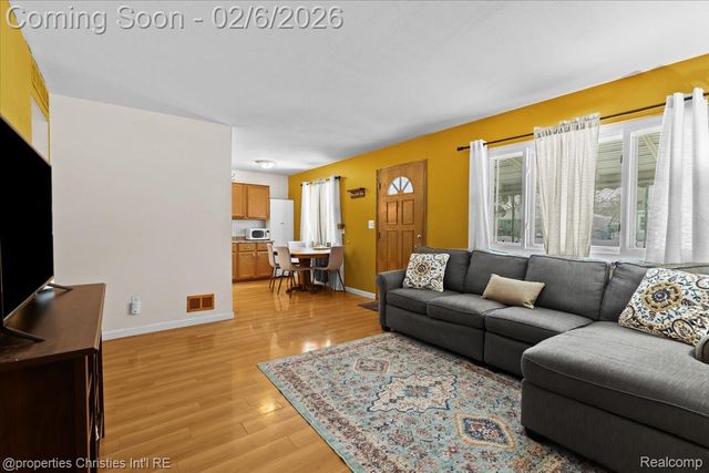 26131 Amherst Street, Dearborn Heights, MI 48125