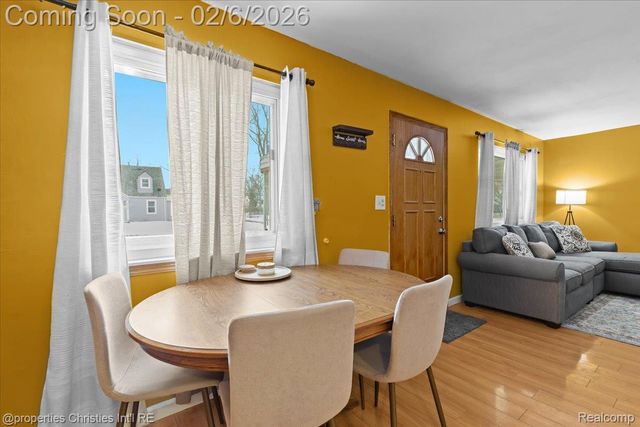 26131 Amherst Street, Dearborn Heights, MI 48125