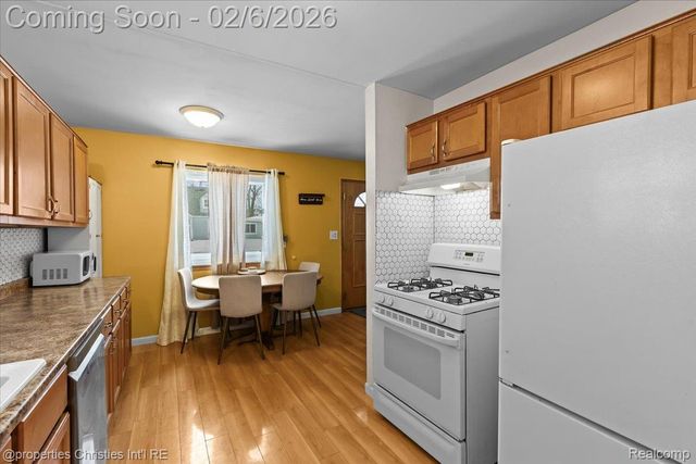 26131 Amherst Street, Dearborn Heights, MI 48125