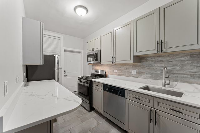 6106 N Winthrop Avenue 3, Chicago, IL 60660