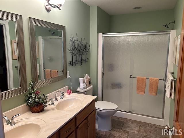 12840 N 775 E Road, Syracuse, IN 46567